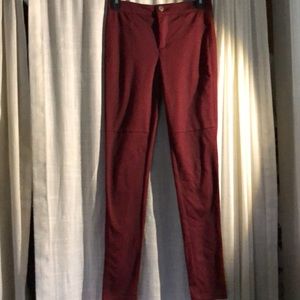 Super Cute! Burgundy Leggings!